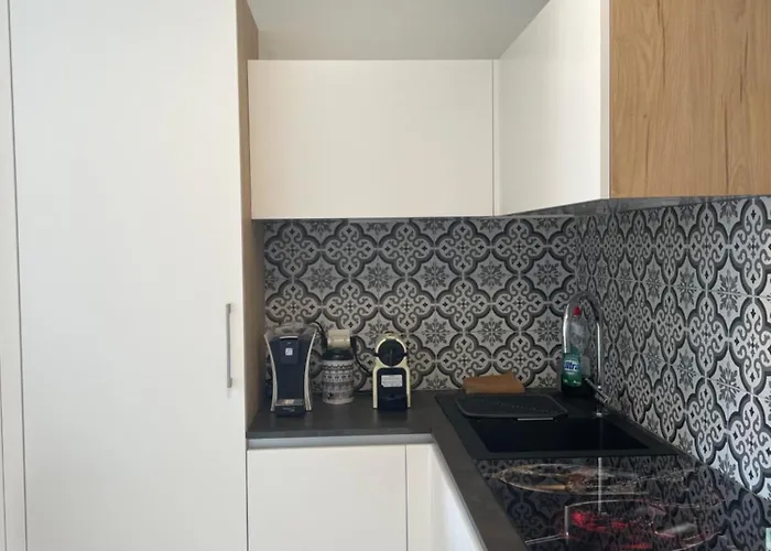 T3 Climatise,balcon, Classe 3 Etoiles *